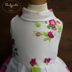 Цветочный принт в верхней части платья